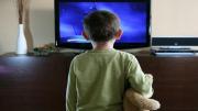 Çocuğunuz yüksek sesle TV izliyorsa dikkat!