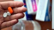 Antibiyotik en az 5 yudum suyla içilmeli