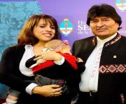Arjantinli Kadın Vekil Mecliste Çocuğunu Emzirdi