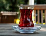 Aşırı çay sevgisi dişleri yıpratıyor