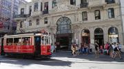 Beyoğlu'nun pasajları zamana meydan okuyor