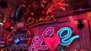 Dekorasyon objesi neon ışıklar