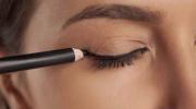 Gözlerinize eyeliner çekerken buna dikkat edin!