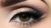 Makyaj yaparken göz sağlığınızdan olmayın