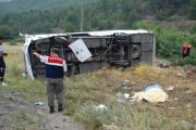 Burdur'da minibüs devrildi Hollanda’dan Nihal Atıcı yaşamını yitirdi